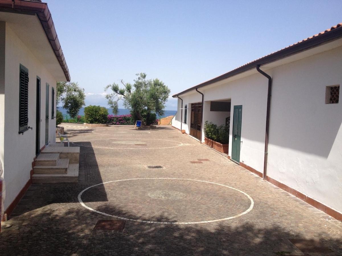 Casa Palinuro Vacanze Fronte Spiaggia Eksteriør billede